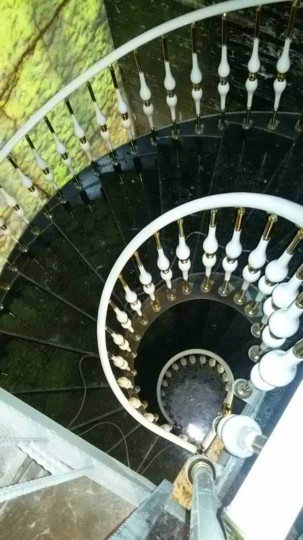 پله پیچ 11